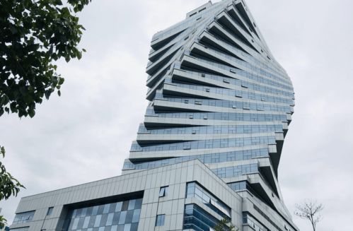 厦门超奇葩建筑,造型扭曲至今仍未使用,被评 哗众取宠